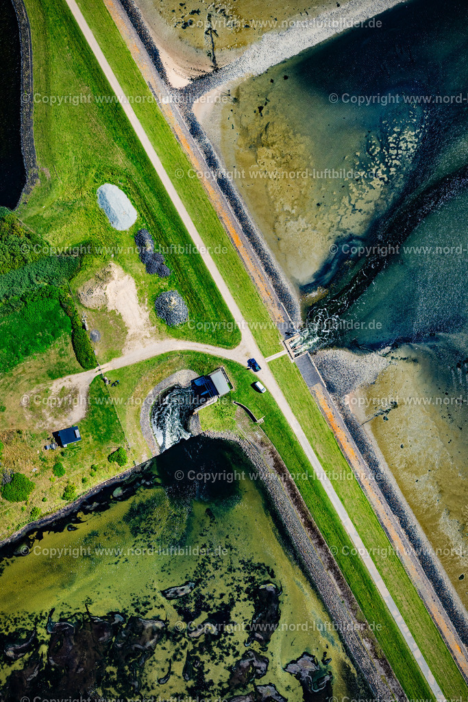 Sylt_Rantum_Rantumbecken_Pumpenbauwerk_ELS_9696130825 | SYLT 13.08.2025 Spezialkonstruktion eines Wasser- Pumpwerkes - Schöpfwerkes " Rantumbecken " in Sylt Nordsee - Insel im Bundesland Schleswig-Holstein, Deutschland. // Water pumping station " Rantumbecken " in Sylt North Sea Island in the state Schleswig-Holstein, Germany. Foto: Martin Elsen