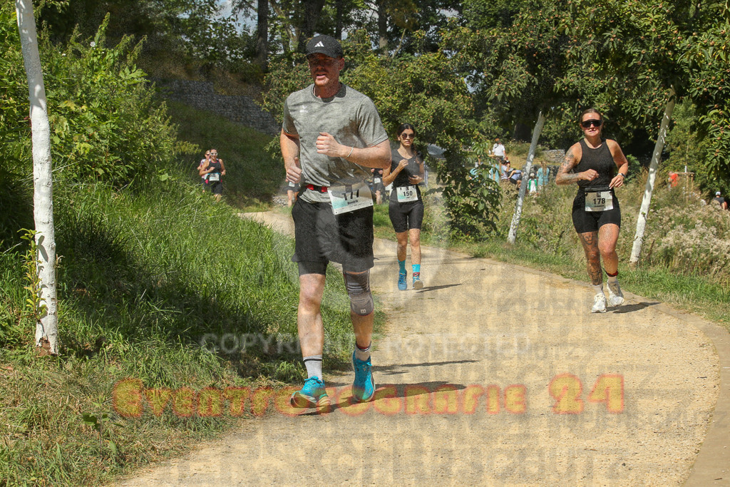 250824_1247_EX1_0527 | Sportfotografie im Rhein-Sieg Kreis, Köln, Bonn, NRW, Rheinland Pfalz, Hessen, etc. Unser Tätigkeitsfeld umfasst den Laufsport vom Volkslauf über den Marathon, Duathlon, Triathon bis zum Ultralauf wie Kölnpfad Ultra oder Schindertrail.