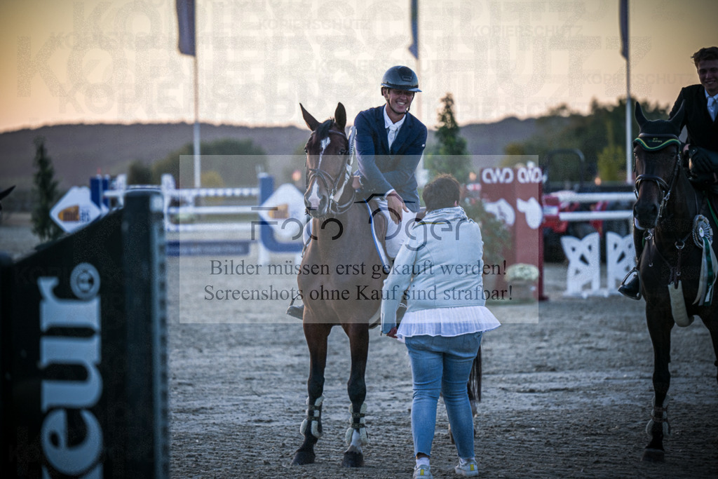 DOS_0062 | Entdecke hochwertige Reitturnierfotos von Foto Oger. Professionell, emotional und authentisch – jetzt Lieblingsmomente im Shop bestellen.Deutschlandweite Turnierfotografie. - Realisiert mit Pictrs.com