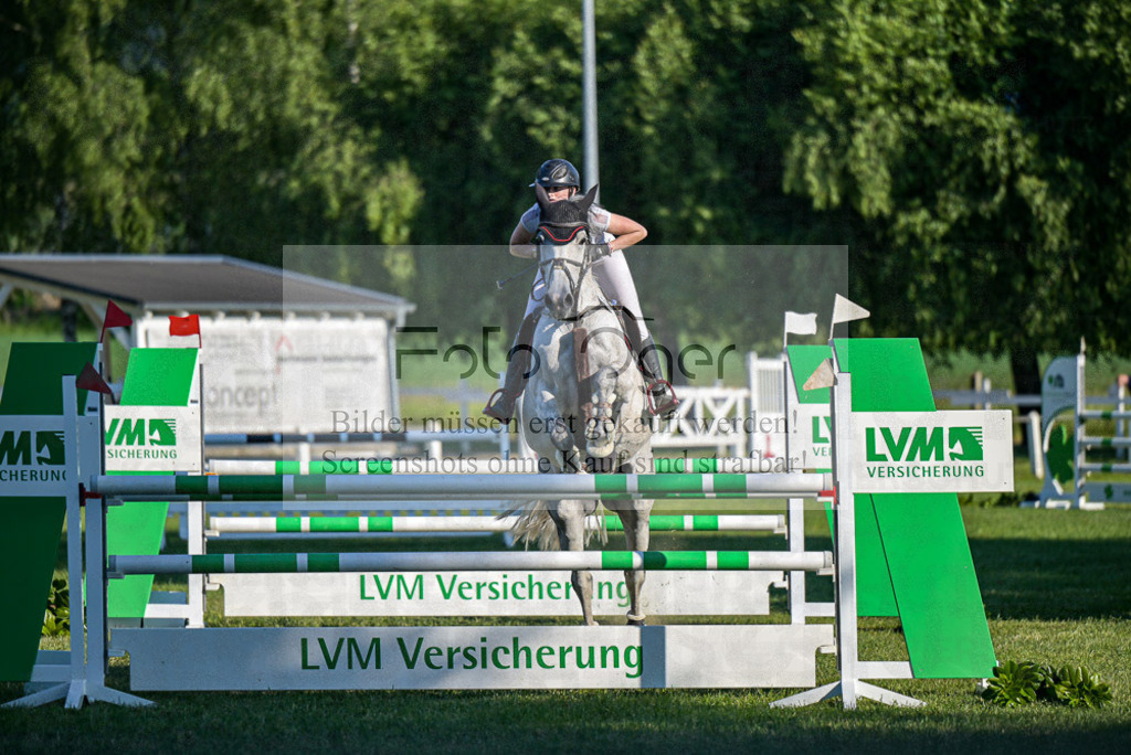 Reitturnier Voxtrup | Entdecke hochwertige Reitturnierfotos von Foto Oger. Professionell, emotional und authentisch – jetzt Lieblingsmomente im Shop bestellen.Deutschlandweite Turnierfotografie. - Realisiert mit Pictrs.com