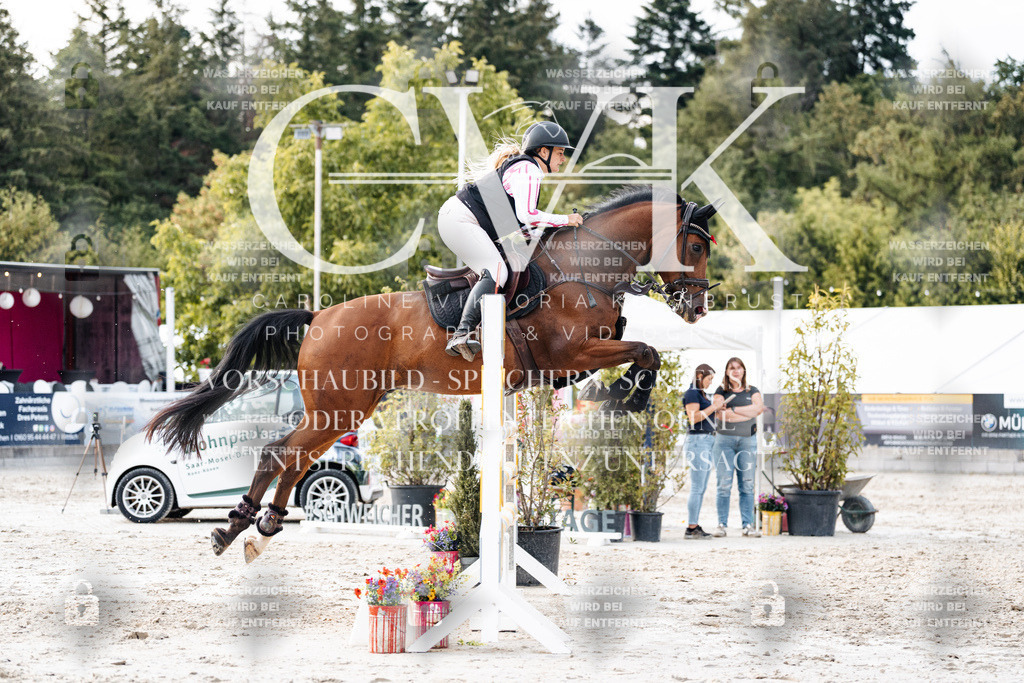CK904066 | Turnierfotografie Pferdefotografie Trier Rheinland-Pfalz Pferdesport Reitsport Tierfotografie Sportfotografie Pferdevideo Pferdevideografie Equestrianvideography equestrianphotography  - Realisiert mit Pictrs.com