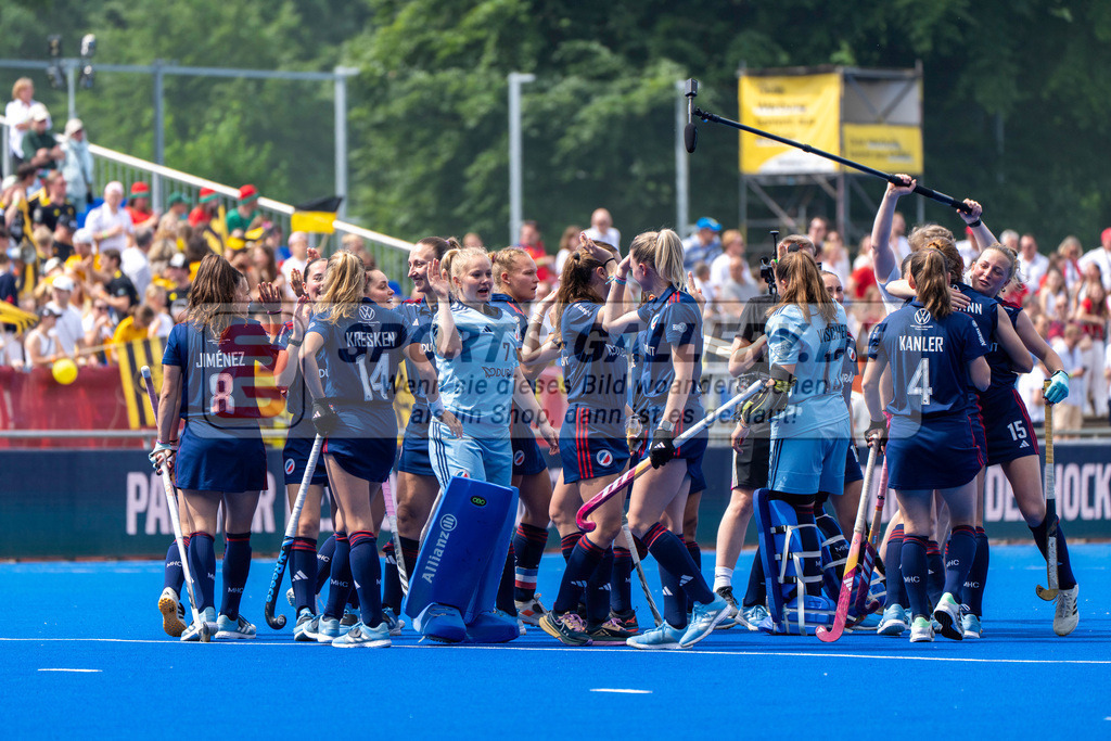 Final4_20250531-1053-HK107432 | Krefeld, Deutschland, 31.05.2025:  Feldhockey Final4 2025 – „Deutsche Feldhockey-Meisterschaften 2025“ im Gerd-Wellen-Hockeyanlage am 31.05.2025 in Krefeld, Deutschland. (Foto von Kramhöller/Fehrmann/Kaste)Krefeld, Germany, 31.05.2025: Feldhockey Final4 2025 – „Deutsche Feldhockey-Meisterschaften 2025“ in Gerd-Wellen-Hockeyanlage at 31.05.2025 in Krefeld, Deutschland. (Foto from Kramhöller/Fehrmann/Kaste)