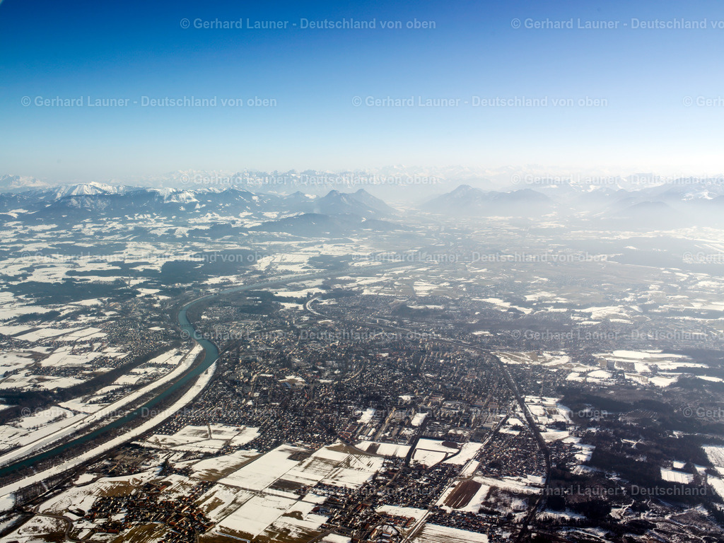 26B0395 | Blick über Rosenheim von Norden in Richtung Süden