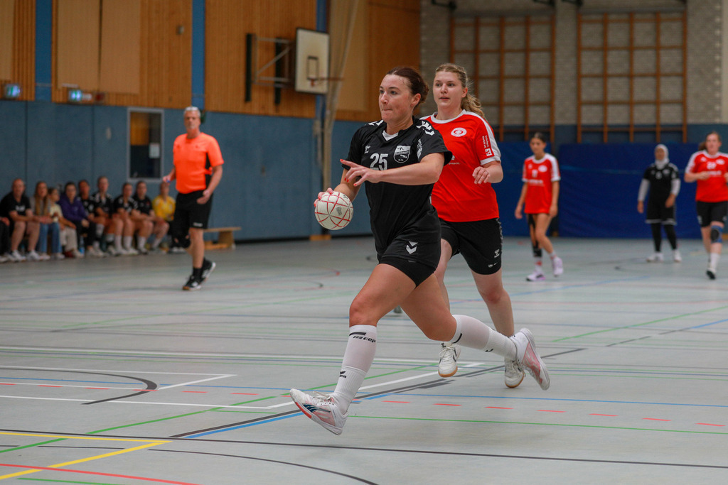 Rheinhausen-Lobberich_Plus_310825_018 | Bildergalerie von Sport-Ereignissen aber auch von weiteren spannenden Dingen - nicht nur vom Niederrhein. In Anlehnung an den bekannten Spruch von Hanns Dieter Hüsch heißt das Motto: "Niederrhein ist überall".  - Realisiert mit Pictrs.com