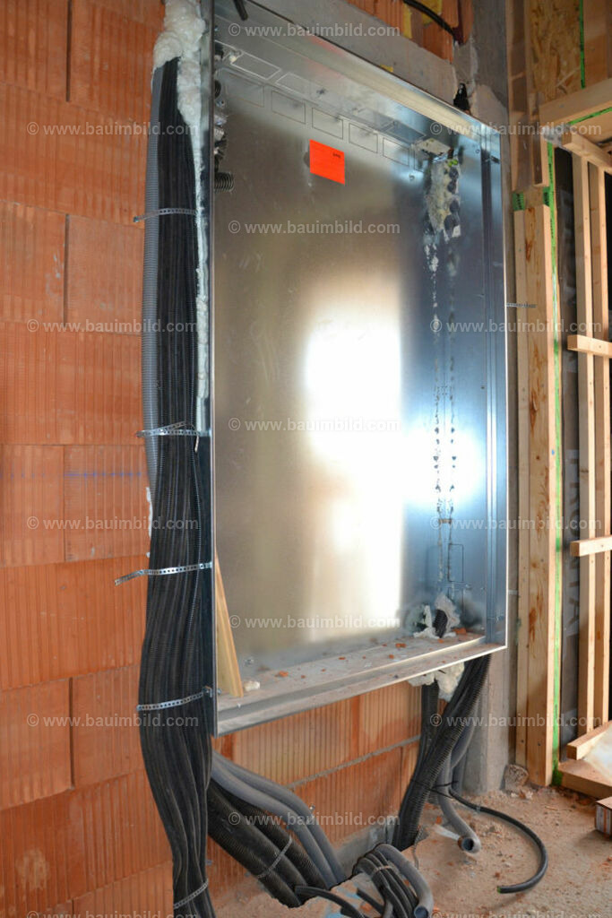 bib-lg17-elektroinstallation-0155 | Nach LV-Leistungsgruppen sortierte Detailfotos über den Bau eines Hauses. Alle Hausbau-Bilder direkt vom Urheber und Autor der Website Haus-Selber-Bauen.com
