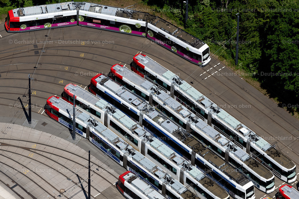 4029128 | BREMEN 01.06.2020 Nahverkehrs- und Tram- Straßenbahn- Depot der Städtischen Verkehrsbetriebe Bremer Straßenbahn AG in Bremen, Deutschland. Weiterführende Informationen bei: Bremer Straßenbahn Aktiengesellschaft. // Tram depot of the Municipal Transport Company Bremer Strassenbahn AG in Bremen, Germany. Further information at: Bremer Strassenbahn Aktiengesellschaft. Foto: Gerhard Launer