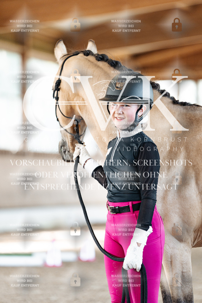 CK905406 | Turnierfotografie Pferdefotografie Trier Rheinland-Pfalz Pferdesport Reitsport Tierfotografie Sportfotografie Pferdevideo Pferdevideografie Equestrianvideography equestrianphotography  - Realisiert mit Pictrs.com