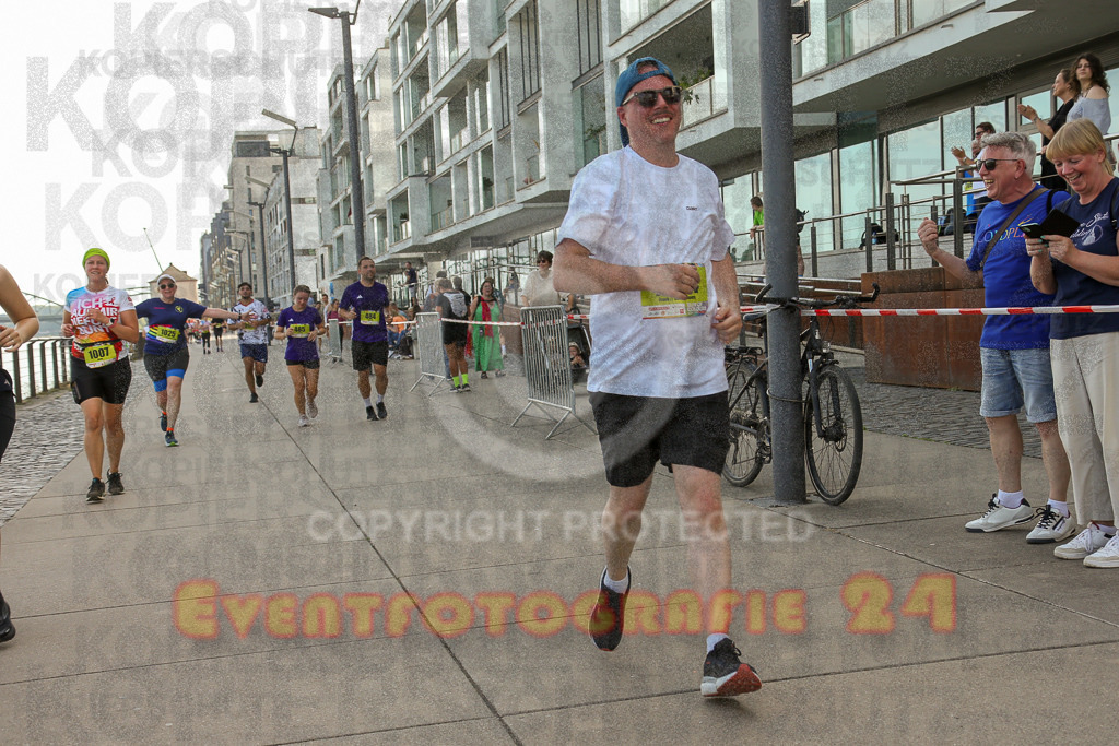 250920_1455_EX1_8233 | Sportfotografie im Rhein-Sieg Kreis, Köln, Bonn, NRW, Rheinland Pfalz, Hessen, etc. Unser Tätigkeitsfeld umfasst den Laufsport vom Volkslauf über den Marathon, Duathlon, Triathon bis zum Ultralauf wie Kölnpfad Ultra oder Schindertrail.