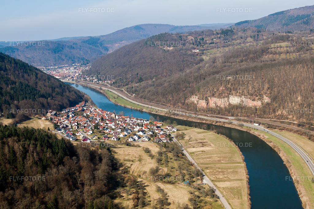 Luftbild: Fluß- Uferbereichen des Neckar im Ortsteil Rockenau in Eberbach im Bundesland Baden-Württemberg in Deutschland. Foto: IMG_38094.jpg vom 12.03.2011 durch Werner Riehm/FLY-FOTO.de