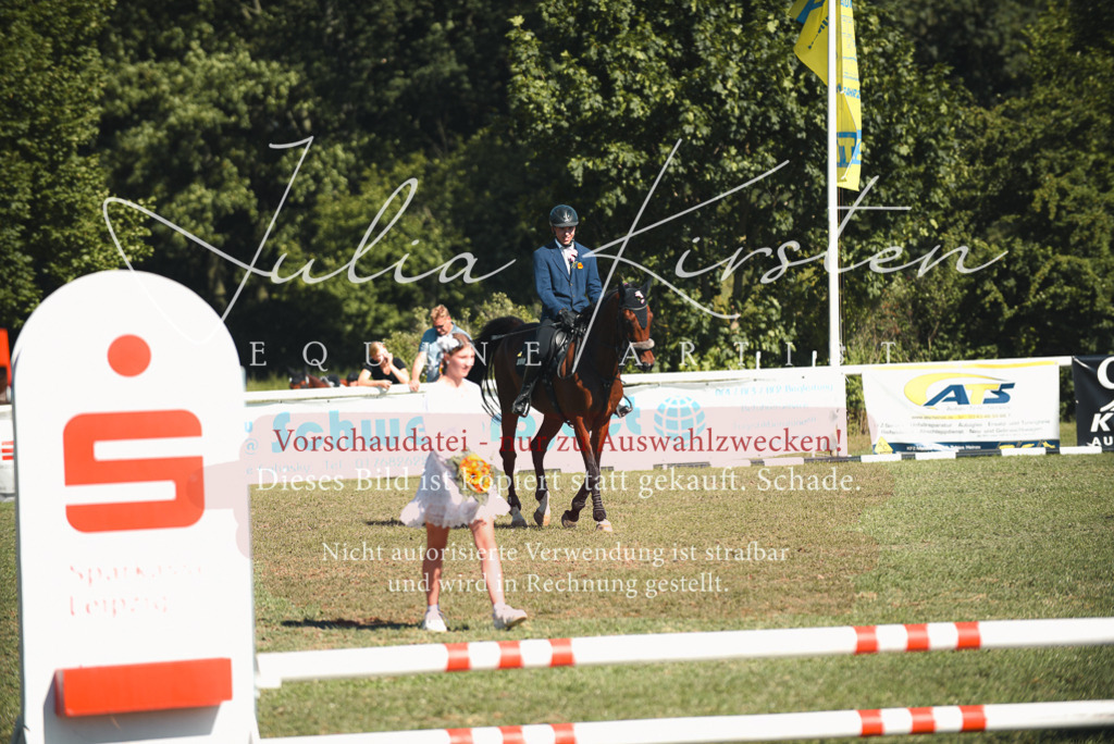 DSC_7694 | Pferde- und Turnierfotografie in Westsachsen. Pferdeportraits, Auftragszeichnungen und intuitive Kunst.