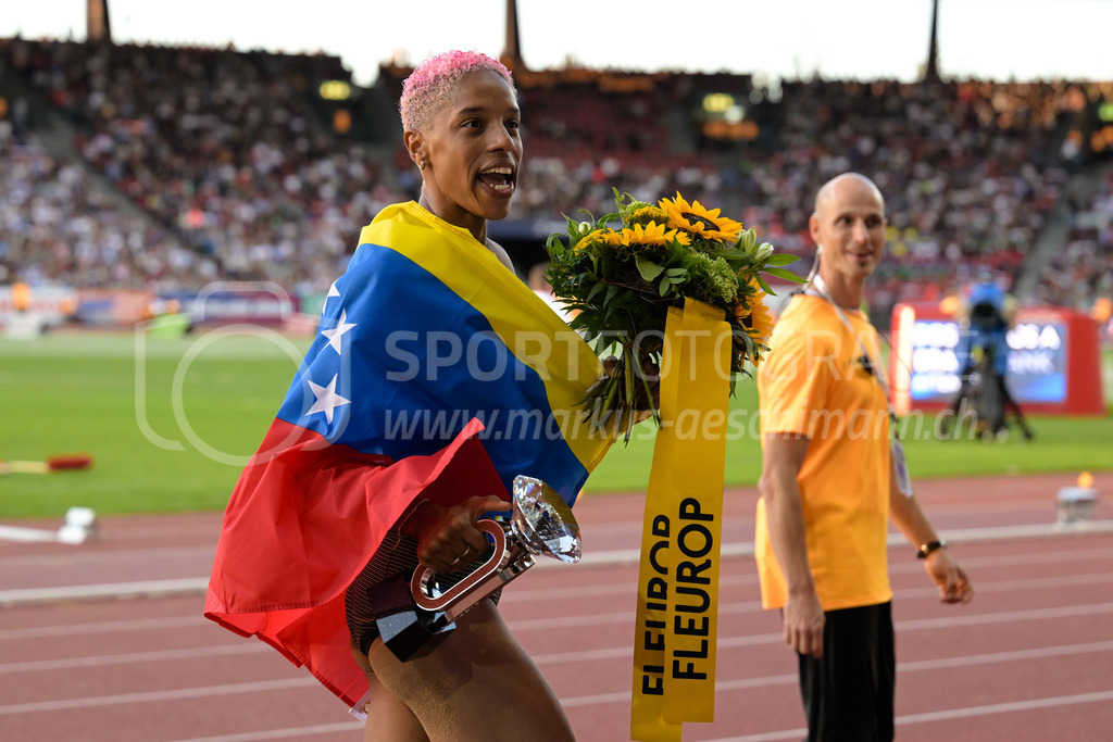 Leichtathletik: Weltklasse Zürich | 08.09.2022, Zürich, Letzigrund, Leichtathletik: Weltklasse Zürich, ROJAS Yulimar (VEN) gewinnt den Dreisprung der Frauen. - Realisiert mit Pictrs.com