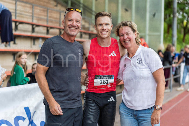 Para Heimspiel 7.0; Leverkusen, 18.07.2026 | LEVERKUSEN, GERMANY - JULY 18, 2026 :  Markus Rehm (GER/TSV Bayer 04 Leverkusen) with his new coach  Guido Bonsen and his former coach Steffie Nerius during the Para Heimspiel 7.0 at Fritz Jacobi Sports Complex on July 18, 2026 in Leverkusen, Germany.