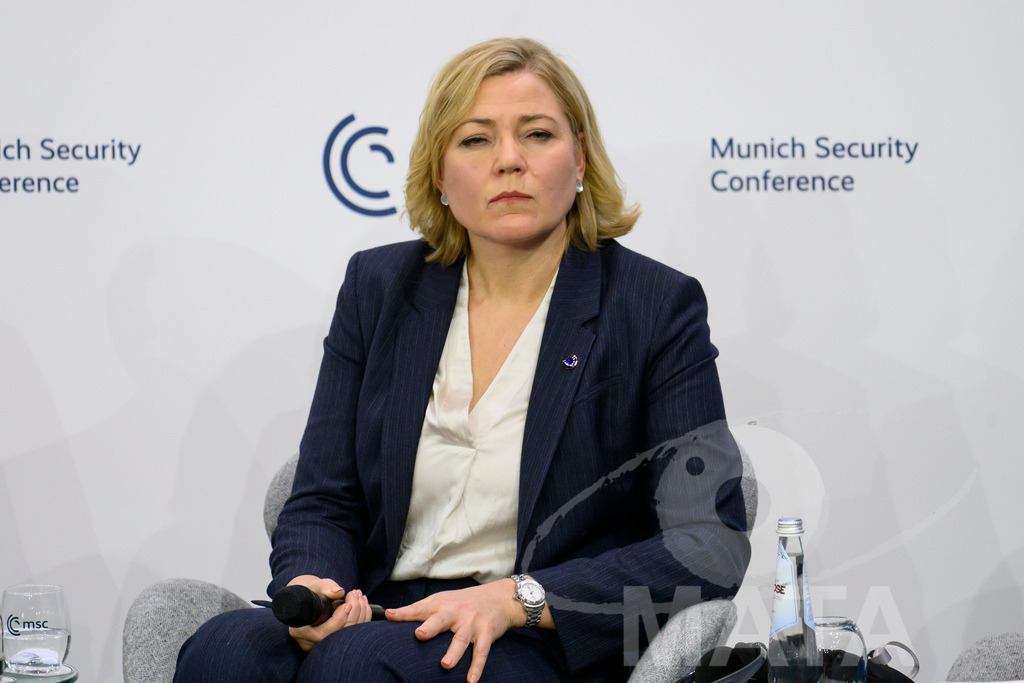 _DWA6571 | MATA IndoCon - Realisiert mit Pictrs.com