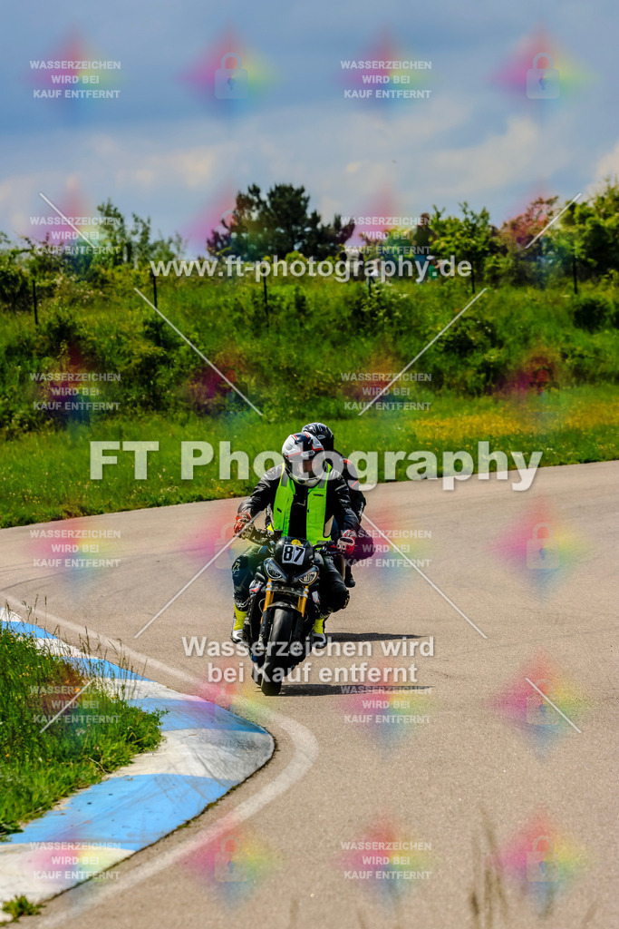 MotoTeam-0151 | Hier findet Ihr Bilder von Touristenfahrten auf der Nürburgring Nordschleife oder von anderen Veranstaltungen die ich besucht habe. Viel Spass beim Durch Schauen 