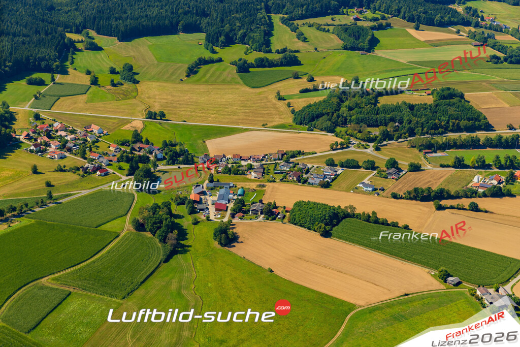 Luftaufnahme von Voglmühle Tiefenbach Bild- Das Luftbild wurde 2025 vom UL-Flugzeug heraus erstellt ( keine Drohne ) - Hochauflösende Luftaufnahme -Nicht vergleichbar mit Google Maps oder Satelittenbilder- Die Geschenkidee !Mit Lizenz und Bildrechte bestellbar