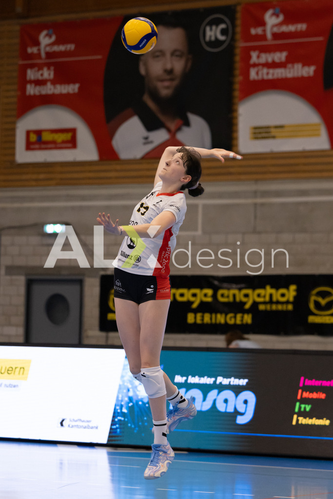 Volleyball I Frauen I Saison 2025-2026 I Volleyball NLA | Women I 1/4 Finals I VC Kanti Schaffhausen - BIWI Volleyball Franches-Montagnes I 21.02.2026 | 17 Abigaël Gilomen (CH) (BIWI VFM) – Mittelblock - Realisiert mit Pictrs.com