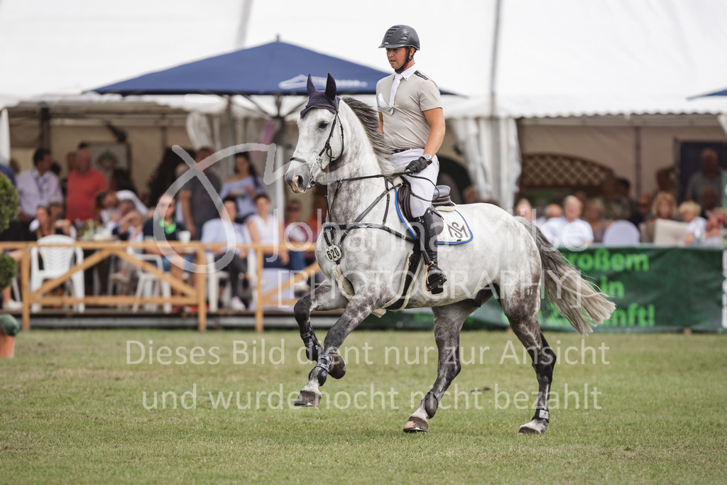 230716_LC_GroßerPreis-907 | Deine schönsten Turniermomente als professionelle Fotos! Entdecke hochwertige Pferdesport-Fotografie im Online-Shop. Jetzt Fotos finden & bestellen!