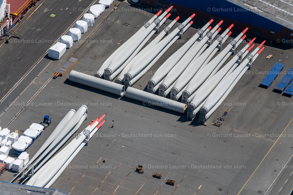 4029454 | BREMEN 01.06.2020 Lagerfläche vom Offshore-Terminal Bremerhaven im Gewerbegebiet im Ortsteil Neustädter Hafen in Bremen, Deutschland. // Bearing surface vom Offshore-Terminal Bremerhaven in the industrial area in the district Neustaedter Hafen in Bremen, Germany. Foto: Gerhard Launer