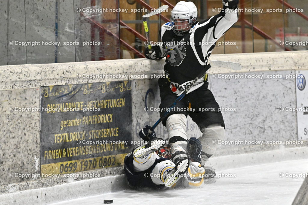 EC Tigers Paternion vs. Tarco Wölfe II | #9 Gratzer Julian EC Tigers Paternion, #4 Halbrainer Paul Tarco Wölfe II, EC Tigers Paternion vs. Tarco Wölfe II, EC Tigers Paternion vs. Tarco Wölfe II am 19.12.2024 in Spittal an der Drau (Eissportzentrum Spittal), Austria, (Photo by Bernd Stefan)