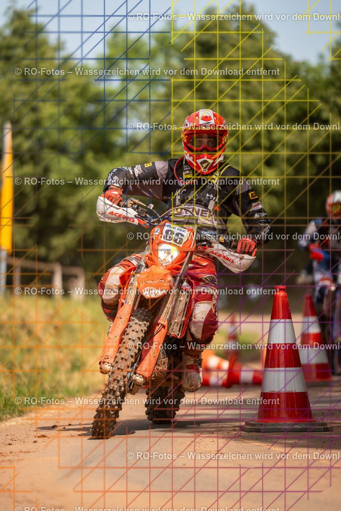 Wolfshausen 4 Lauf -1693 | Sportfotografie von RO-Fotos: Motorsport, Motocross, Enduro, Laufveranstaltungen und Triathlon. Professionelle Fotos von Sportlern und Events. - Realisiert mit Pictrs.com