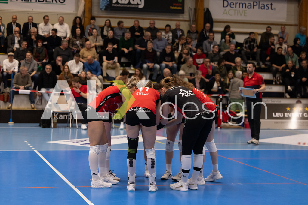 Volleyball I Frauen I Saison 2025-2026 I Volleyball NLA | Women I 1/2 Finals I  VC Kanti Schaffhausen - Sm'Aesch Pfeffingen I 18.03.2026 | VC Kanti Spielerinnenkreis - Realisiert mit Pictrs.com