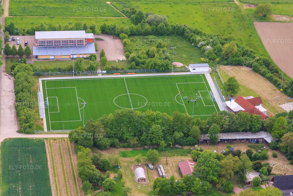 Luftbild: Sportplatz des TuS Dexheim 1848 e.V. in Dexheim im Bundesland Rheinland-Pfalz in Deutschland. Foto: IMG_088498.jpg vom 17.05.2016 durch Werner Riehm/FLY-FOTO.deTuS Dexheim