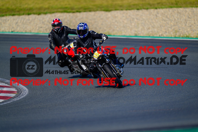 MaZZes_FotoMatrix_240724_6007705_2-297 | GELB