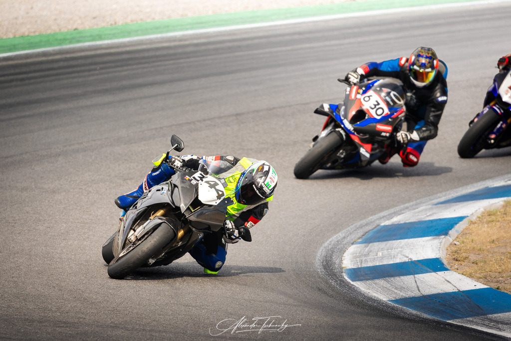 Ducati Trackday Hockenheimring 2026 | Entdecken Sie die faszinierende Welt von Alexander Tschuncky Arts: Kreative Fotografie, atemberaubende Automobilkunst und hochwertiger Bilderdruck. Lassen Sie sich inspirieren! - Realisiert mit Pictrs.com