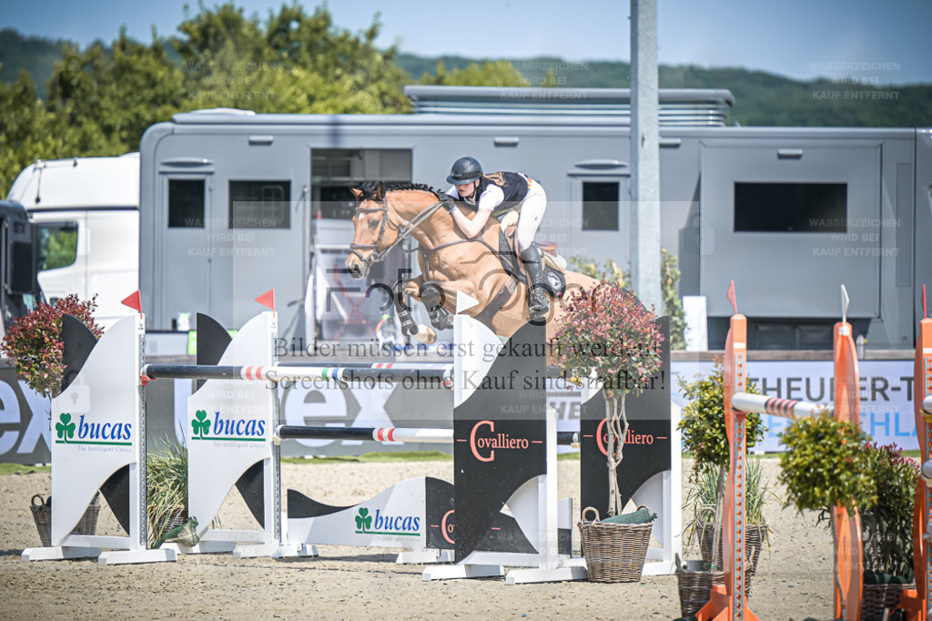 DOS_3277 | Entdecke hochwertige Reitturnierfotos von Foto Oger. Professionell, emotional und authentisch – jetzt Lieblingsmomente im Shop bestellen. - Realisiert mit Pictrs.com