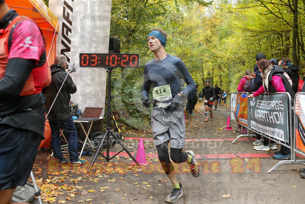 251026_1312_EX1_2818 | Sportfotografie im Rhein-Sieg Kreis, Köln, Bonn, NRW, Rheinland Pfalz, Hessen, etc. Unser Tätigkeitsfeld umfasst den Laufsport vom Volkslauf über den Marathon, Duathlon, Triathon bis zum Ultralauf wie Kölnpfad Ultra oder Schindertrail.