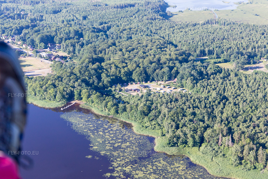 Vue aérienne: Vue de la ville à Torne dans le département Kronoberg, Suède. Photo: IMG_108176.jpg prise le 28/06/2018 par Werner Riehm/FLY-FOTO.euRésolution de l'original: 5472 x 3648 px
