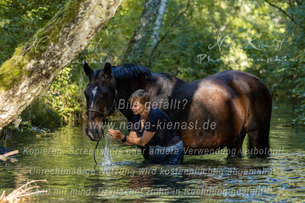 Auswahl_Photographie_Nadja_Kienast__IE_8923-Verbessert-RR | Ich biete Ihnen einzigartige und individuelle Fotoshootings mit Ihren Tieren.
In individuellen Coachings lernen Sie, wie sie von Ihrem Pferd, Ihrer Katze, Ihrem Hund oder einfach Ihrem persönlichen Lieblingstier eindrucksvolle Fotos machen können.