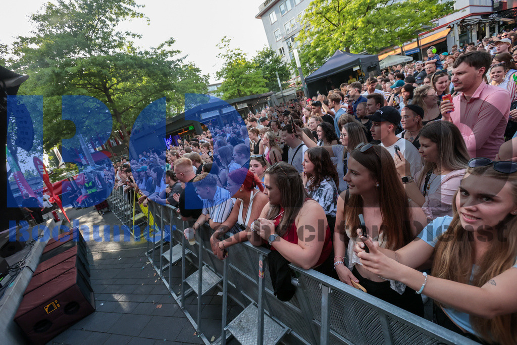 SES_BTJMAH20250704-1 | bond - Realisiert mit Pictrs.com