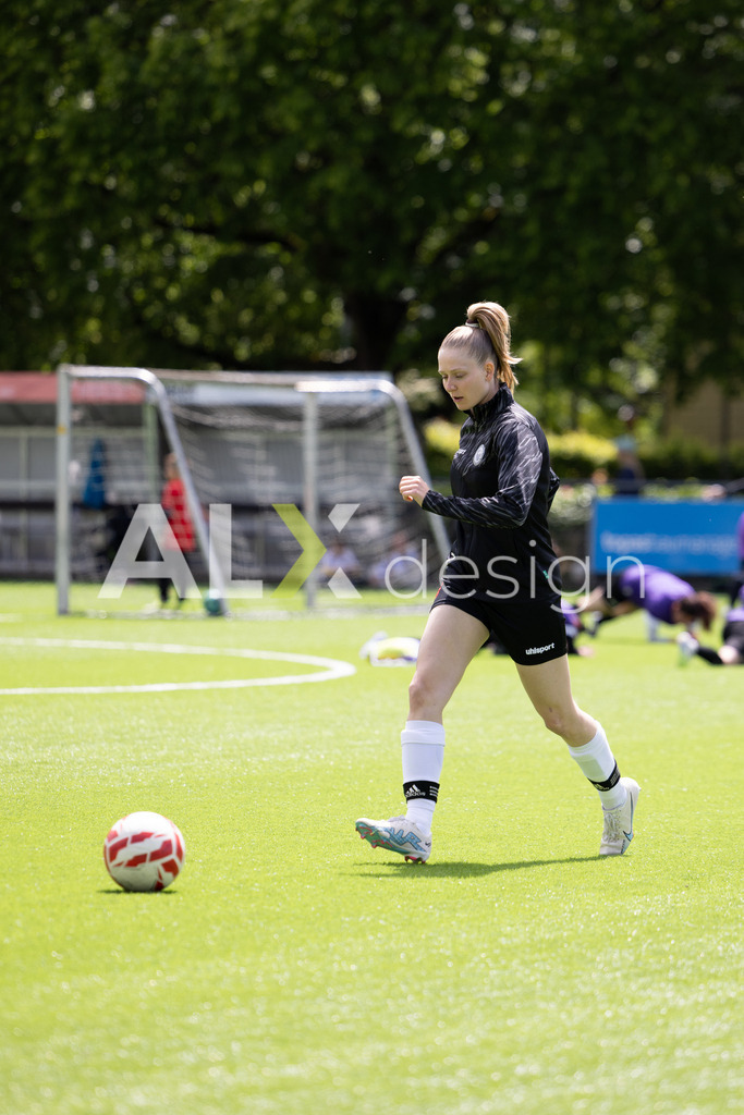 Fußball I Frauen I Saison 2025-2026 I Frauen 3. Liga | FVRZ Gruppe 2 | 18. Spieltag I Spielvereinigung Schaffhausen Damen 1 - Team Furttal Zürich I 17.05.2026 | Hochwertige Sportfotos kaufen & lizenzieren für Medien, Vereine, Agenturen & Sportler:innen. Entdecke professionelle Sportfotografie im Bildshop von Alexander Franzen. - Realisiert mit Pictrs.com