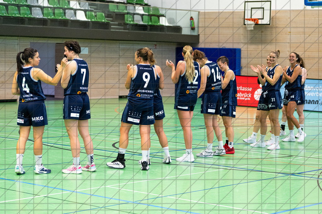 2. DBBL Nord 24/25 | 20.10.2024 | BBC OS vs. Eimsbütteler TV | 2. DBBL Nord 24/25 | 20.10.2024 | BBC OS vs. Eimsbütteler TV - - - - - CREDIT, www.bullenfotos.de, Martin König, Hörner Weg 40, D-49078 Osnabrück, +4917663732967, Nutzung und Weitergabe nur zu den vereinbarten Zwecken. Presseanfragen an Urheber. Alle Rechte beim Urheber. - - - - - - Realisiert mit Pictrs.com