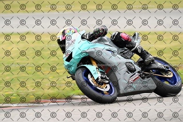 25bt02-1437 | markuskiefer.com - Realisiert mit Pictrs.com