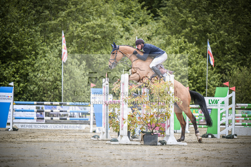 DOS_4939 | Entdecke hochwertige Reitturnierfotos von Foto Oger. Professionell, emotional und authentisch – jetzt Lieblingsmomente im Shop bestellen.Deutschlandweite Turnierfotografie. - Realisiert mit Pictrs.com