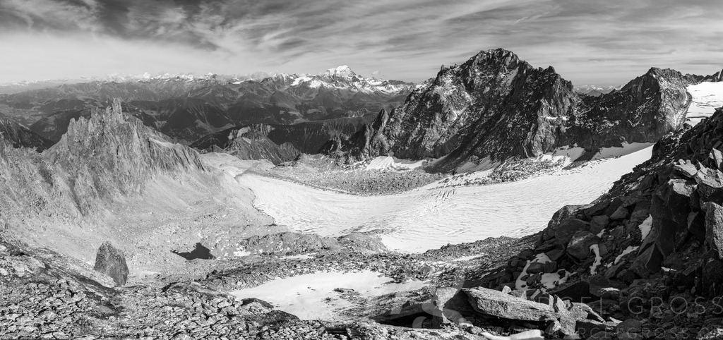 panorama of Glacier d'Orny with Grand Combin in Valais, Swiss Alps | Die ideale Geschenkidee für Naturliebhaber. Naturbilder von Marcel Gross Photography für ihr Zuhause in den verschiedensten Formaten und Materialien. - Realisiert mit Pictrs.com