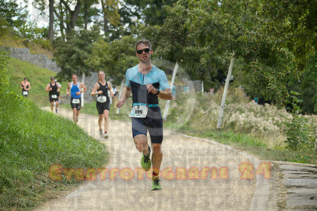 250824_1424_EX1_6097 | Sportfotografie im Rhein-Sieg Kreis, Köln, Bonn, NRW, Rheinland Pfalz, Hessen, etc. Unser Tätigkeitsfeld umfasst den Laufsport vom Volkslauf über den Marathon, Duathlon, Triathon bis zum Ultralauf wie Kölnpfad Ultra oder Schindertrail.