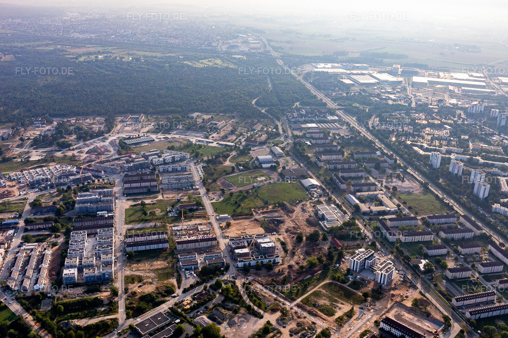 Luftbild: Käfertal, Benjamin Franklin Village im Ortsteil Käfertal in Mannheim im Bundesland Baden-Württemberg in Deutschland. Foto: IMG_116996.jpg vom 25.08.2019 durch Werner Riehm/FLY-FOTO.de