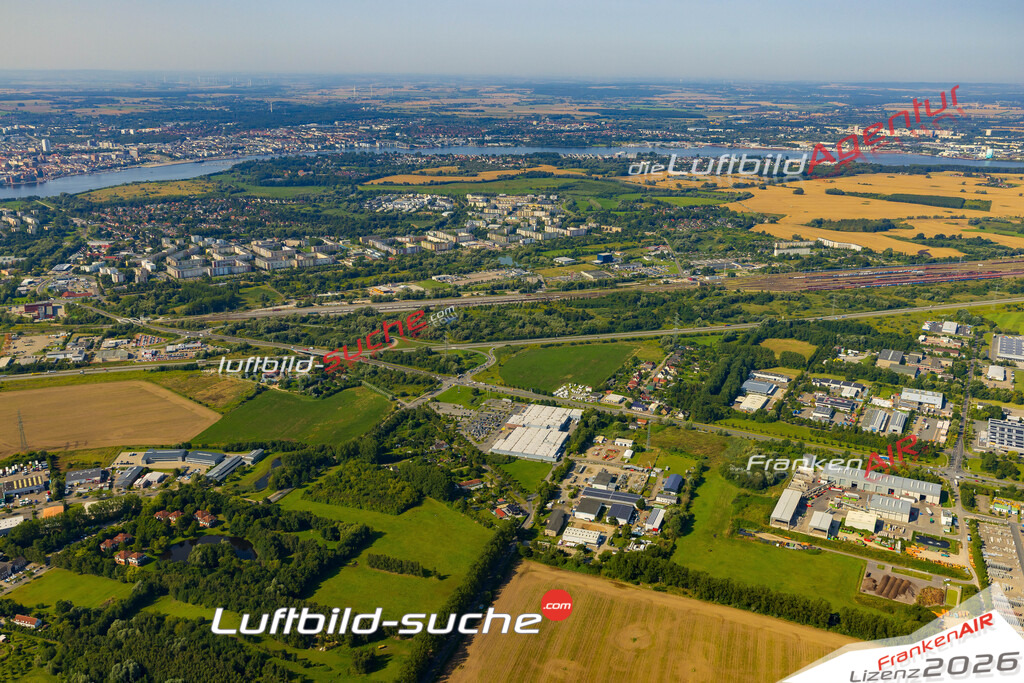 Hinrichsdorf Rostock Bild- Das Luftbild wurde 2025 vom UL-Flugzeug heraus erstellt ( keine Drohne bzw. Drohnenaufnahme ) - Hochauflösende Luftaufnahme -Nicht vergleichbar mit Google Maps oder Satelittenbilder- Die Geschenkidee !Mit Lizenz und Bildrechte bestellbar - CC