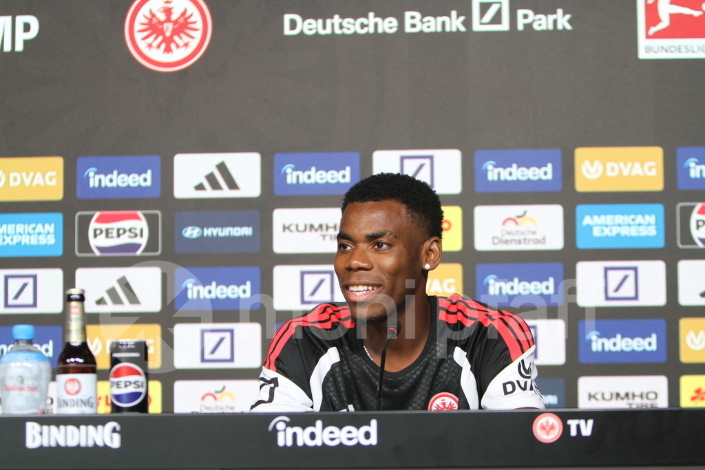Raphael_Onyedika | Online-Shop | monipfaff.de - Realisiert mit Pictrs.com