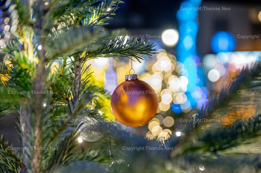 DSC_5796 | Lichterglanz und weihnachtliche Atmosphäre in der Innenstadt von Lorsch. In der Adventszeit verwandeln sich Straßen und Plätze der Bergstraße-Stadt in ein festlich leuchtendes Wintermotiv.