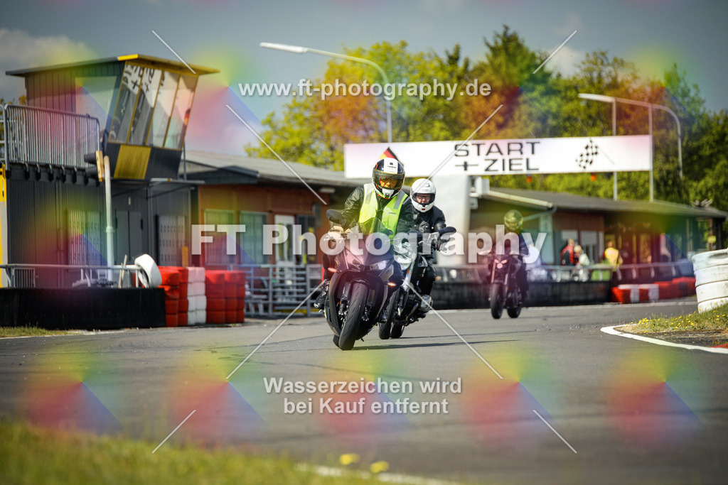 OBK_Mai_Martina_Markus-10782 | Hier findet Ihr Bilder von Touristenfahrten auf der Nürburgring Nordschleife oder von anderen Veranstaltungen die ich besucht habe. Viel Spass beim Durch Schauen 