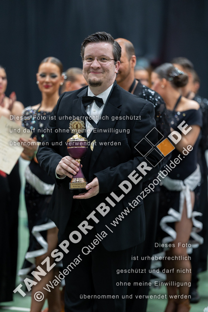 20230325-02854 | Hier finden Sie Tanz Bilder vom Latein und Standard Formationen tanzen. Sportbilder vom Tanzsport. Schöne Fotos und von Weltmeisterschaft, Europameisterschaft, Bundesliga, Regionalliga, Oberliga und Landesliga sowie von GOC Stuttgart, DanceComp, WM Bremen