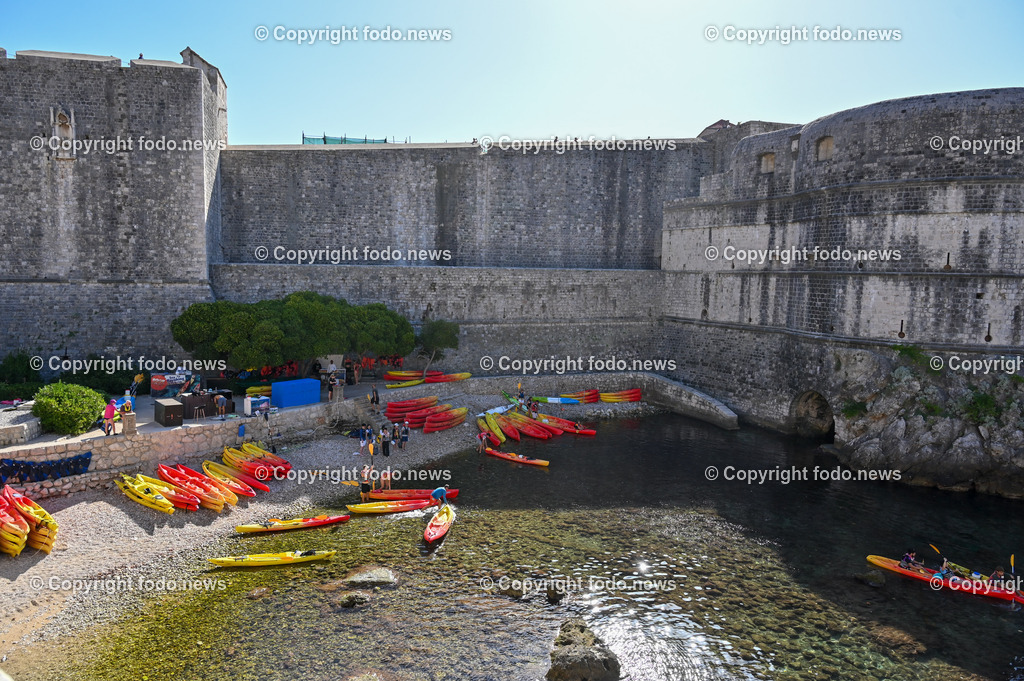 Kroatien_ Dubrovnik_ 11.10.2023-10 | 11.10.2023, Kroatien, HRV, Dubrovnik im Bild Gastronomie, Tourismus, Touristen, Sehenswuerdigkeiten, Stadtansichten



eine Stadt im suedlichen Kroatien an der Adriakueste in der Gespannschaft Dubrovnik-Nereveta. Die Altstadt wurde im Jahr 1979 von der UNESCO in die Liste des Weltkulturerbes aufgenommen.