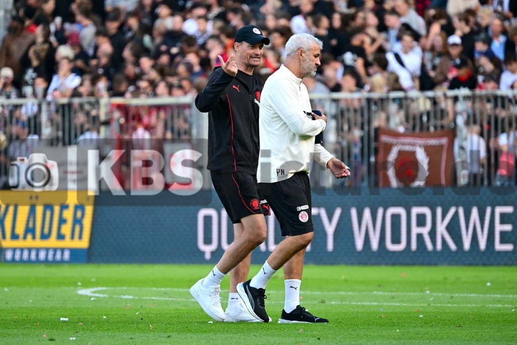 KBS Picture_FCStPauli-AtalantaBergamo_Test_043 | v.l. Blessin Alexander Trainer (St.Pauli) , Nemeth Peter Co-Trainer (St.Pauli) ,Sportplatz :  Millerntor Stadion, - Realisiert mit Pictrs.com