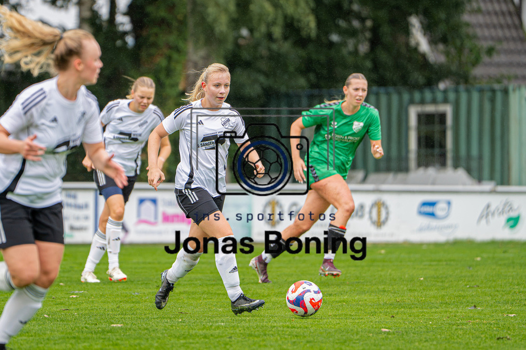 Fußball I Frauen I Saison 2026-2027 I Oberliga Niedersachsen I 2. Spieltag I DSJ SV Bunnen - TuS Büppel I 1899 | jns.sportfotos - Realisiert mit Pictrs.com