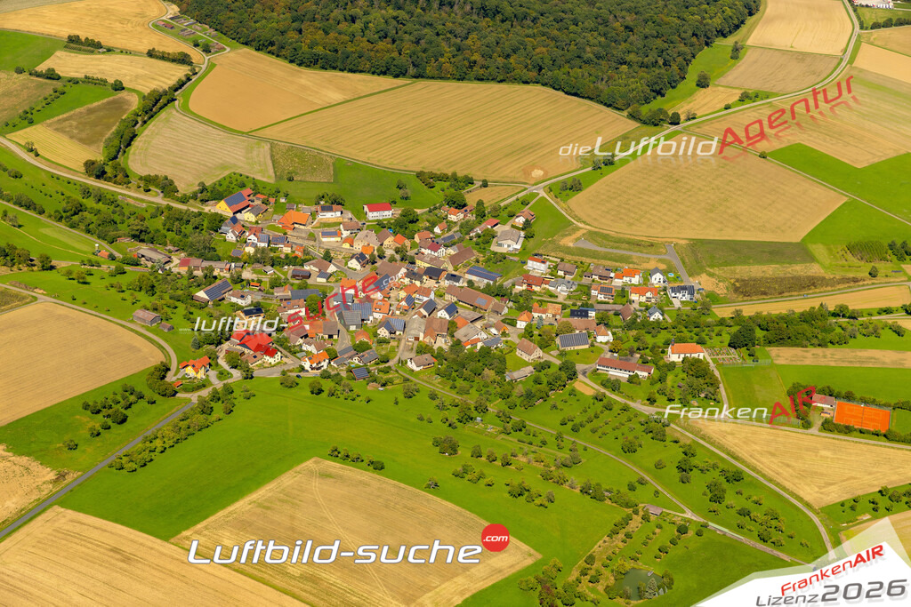 Das Luftbild zeigt : Rot Bad Mergentheim - Die Luftaufnahme wurde 2023 vom UL-Flugzeug aus erstellt ( keine Drohne ) - Hochauflösende Luftaufnahme - Für grossformatige Ausdrucke geeignet. Die Geschenkidee !Mit Lizenz und Bildrechte bestellbar
