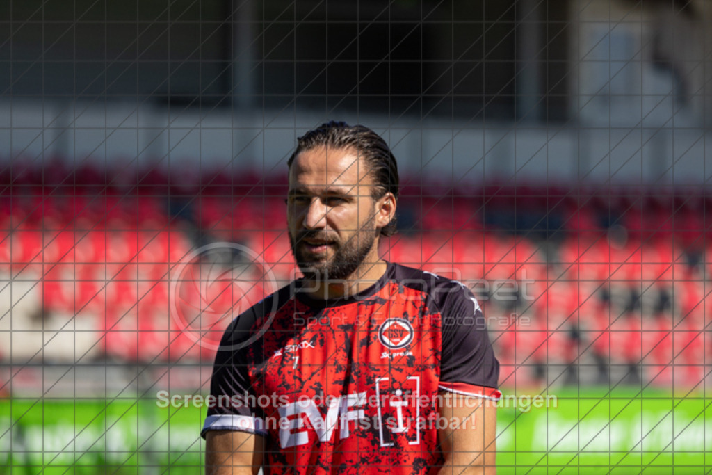 20250629_102534_0020 | #,1.Göppinger SV, Fussball, Oberliga BW - Trainingsauftakt, Saison 2025/2026, Rasensportplatz Stadion SV Göppingen, Hohenstaufenstr. 116, 73033 Göppingen, 29.06.2025 - 10:30 Uhr,Foto: PhotoPeet-Sportfotografie/Peter Harich